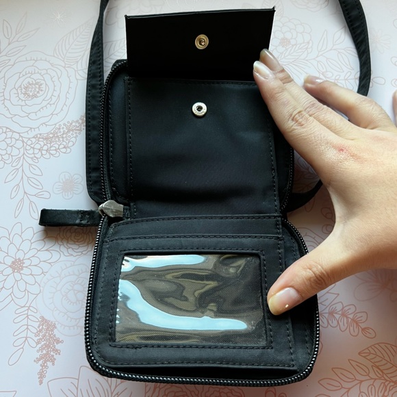 Eddie Bauer Black Crossbody Wallet with Detachable Strap - Picture 5 of 12